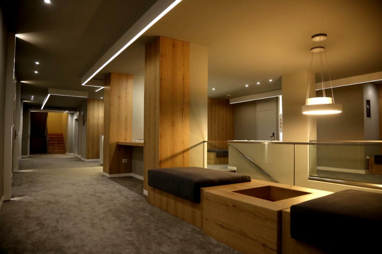 Vlorë Hotel One מראה חיצוני תמונה